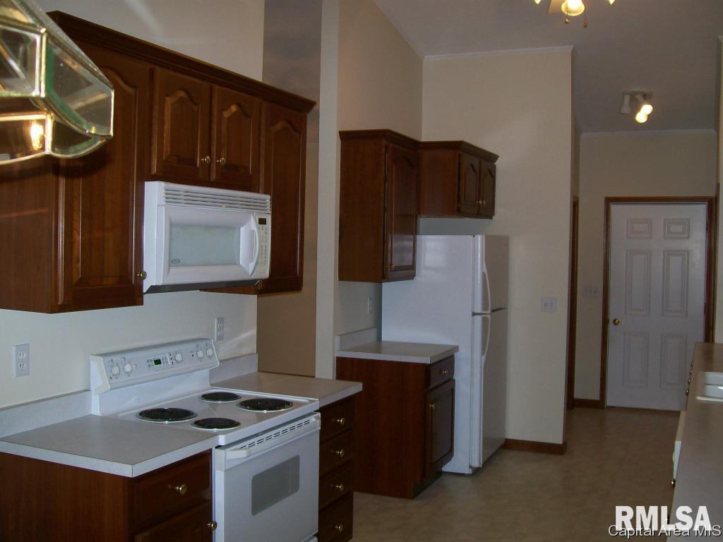 4400 Tulane Court Springfield, IL 62712 - Photo 6 of 12 Gallery Image 6