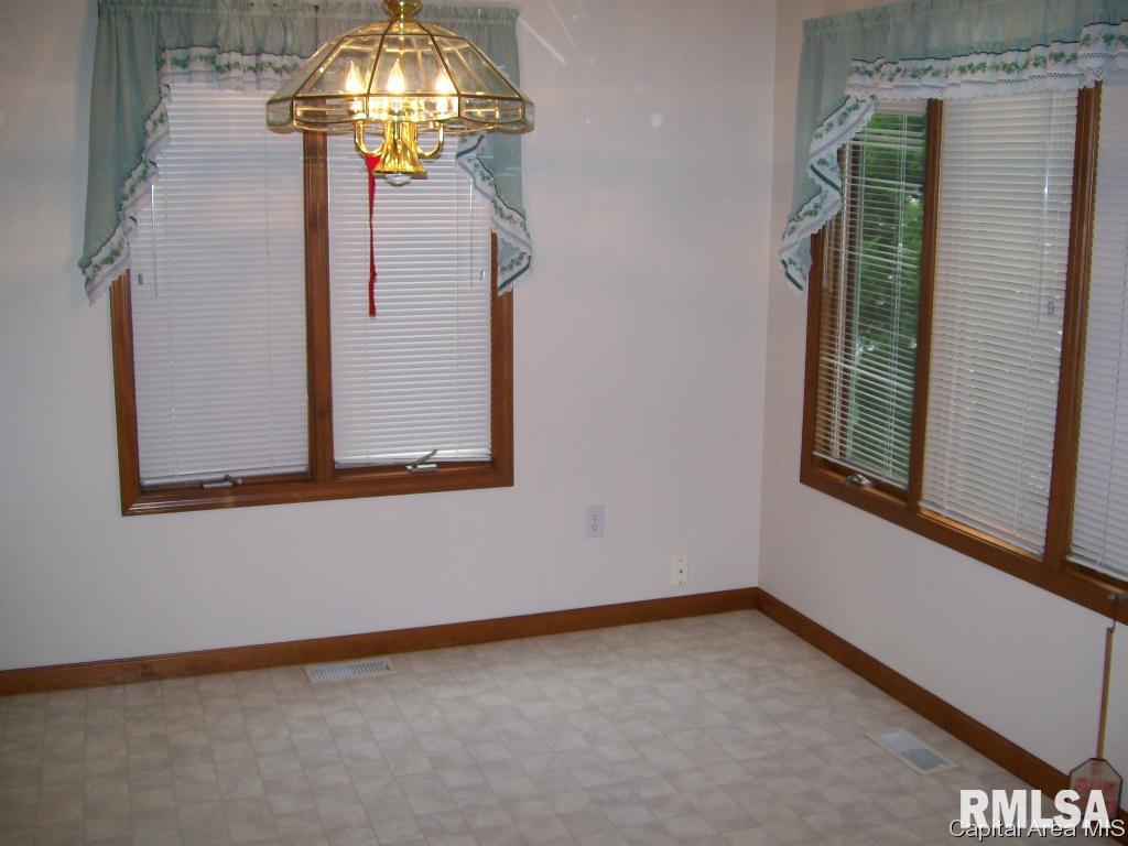 4400 Tulane Court Springfield, IL 62712 - Photo 7 of 12 Gallery Image 7