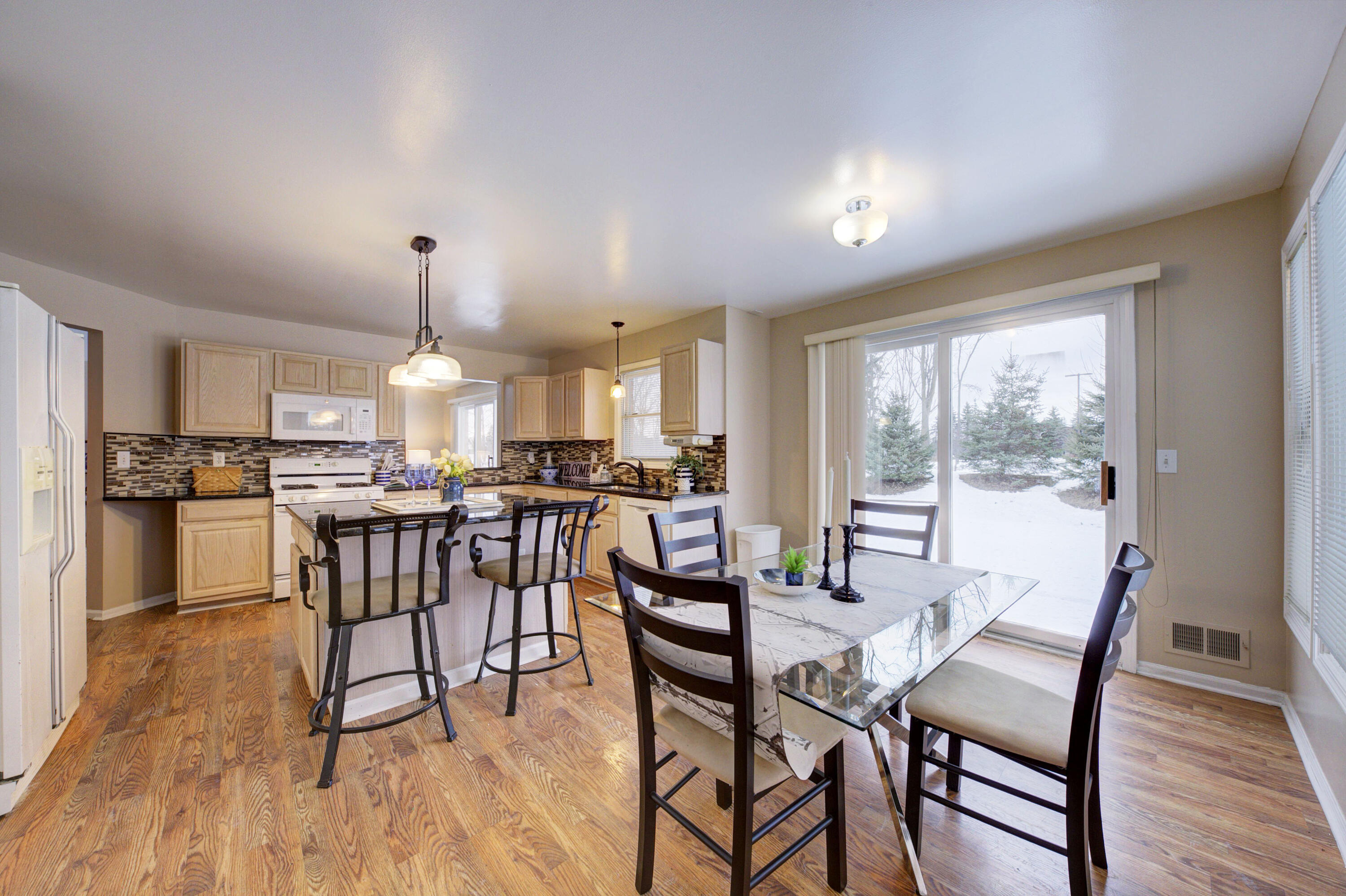 45246 Gerald Court Canton, MI 48188 - Photo 18 of 66 IMG_2052_3_4