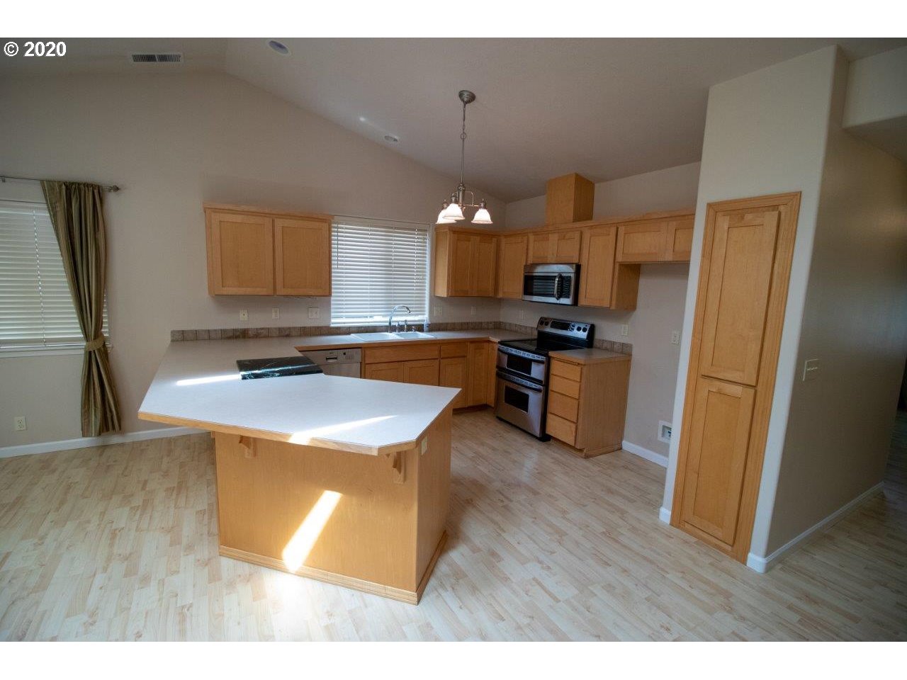 624 63rd Street Springfield, OR 97478 - Photo 7 of 22