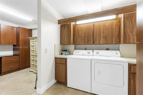 $2,450 | 1524 Whitehall Drive, Unit 405, Davie, FL 33324
