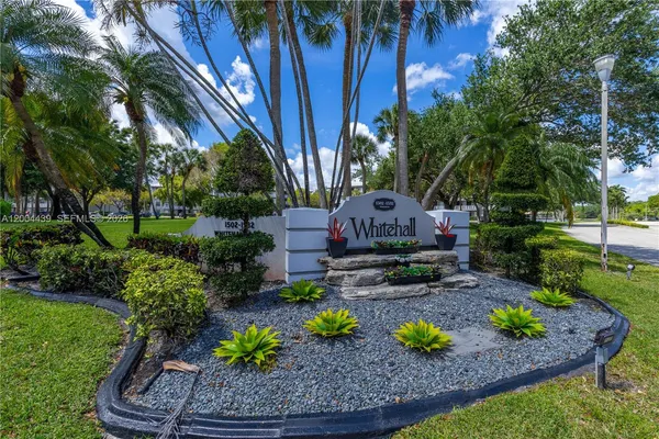 $2,450 | 1524 Whitehall Drive, Unit 405, Davie, FL 33324
