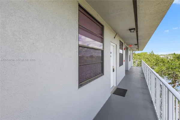 $2,450 | 1524 Whitehall Drive, Unit 405, Davie, FL 33324