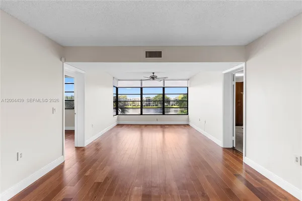 $2,450 | 1524 Whitehall Drive, Unit 405, Davie, FL 33324