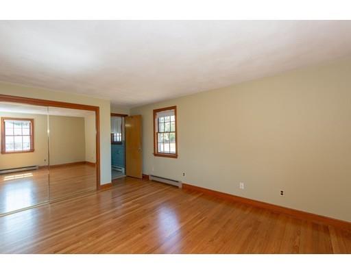 32 Lawndale Road Stoneham, MA 02180 - Photo 12 of 30 Gallery Image 12