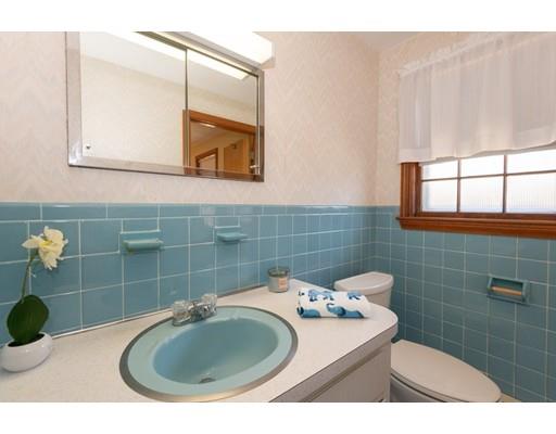 32 Lawndale Road Stoneham, MA 02180 - Photo 15 of 30 Gallery Image 15