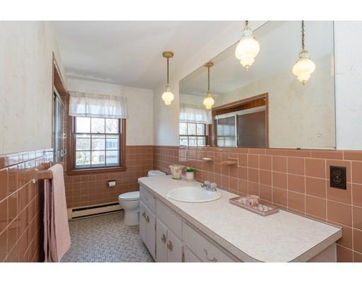 32 Lawndale Road Stoneham, MA 02180 - Photo 20 of 30 Gallery Image 20