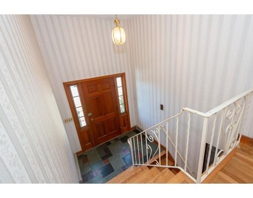 32 Lawndale Road Stoneham, MA 02180 - Photo 4 of 30 Gallery Image 4