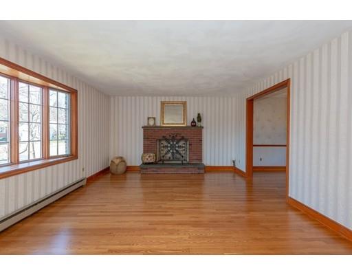 32 Lawndale Road Stoneham, MA 02180 - Photo 5 of 30 Gallery Image 5