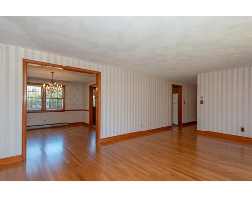 32 Lawndale Road Stoneham, MA 02180 - Photo 6 of 30 Gallery Image 6