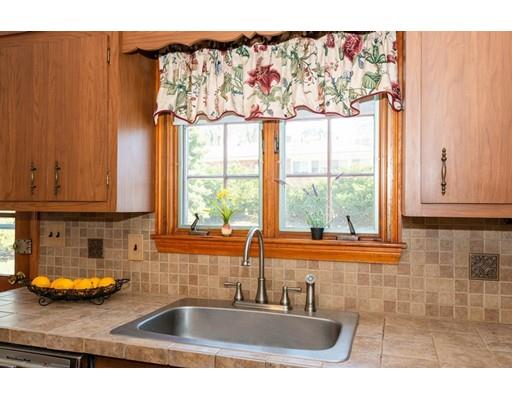 32 Lawndale Road Stoneham, MA 02180 - Photo 8 of 30 Gallery Image 8