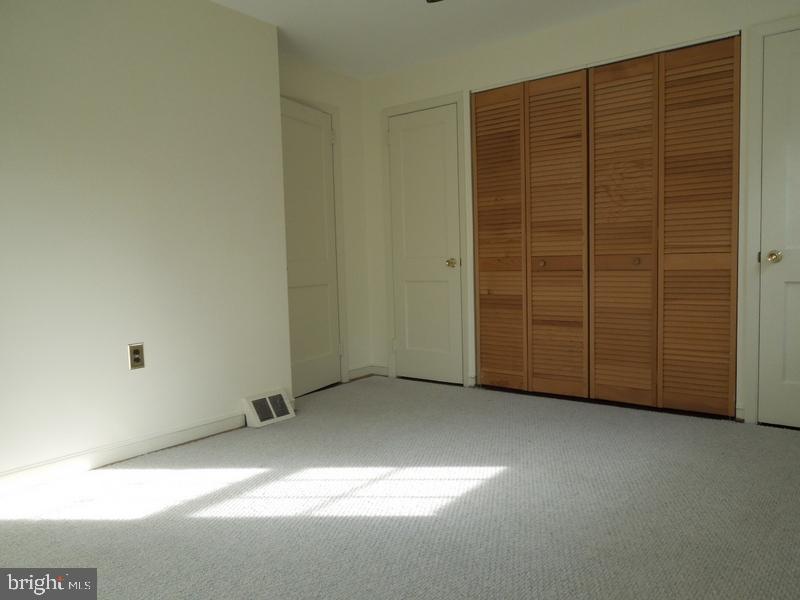 1133 Jamaica Road Lancaster, PA 17602 - Photo 8 of 15 Gallery Image 8