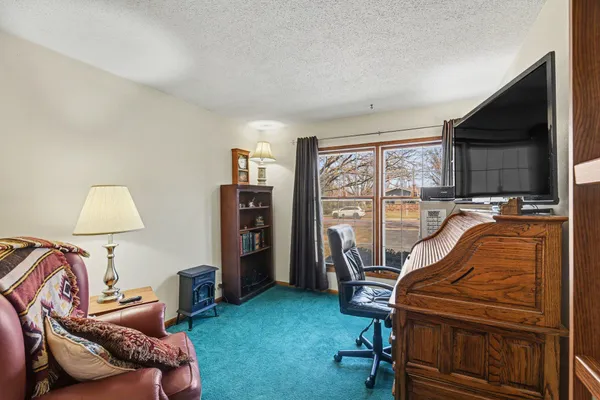 $389,500 | 902 6th Avenue Southeast, Pipestone, MN 56164
