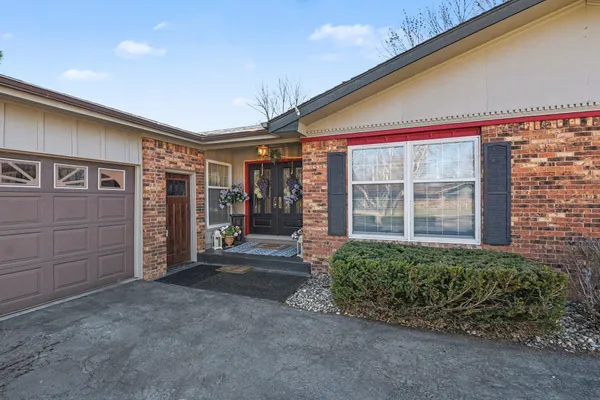 $389,500 | 902 6th Avenue Southeast, Pipestone, MN 56164
