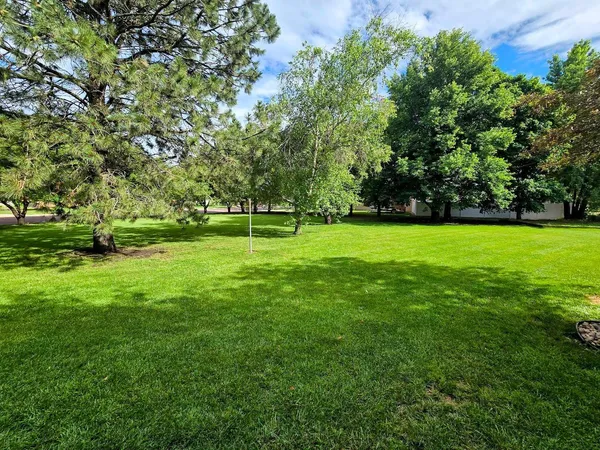 $389,500 | 902 6th Avenue Southeast, Pipestone, MN 56164