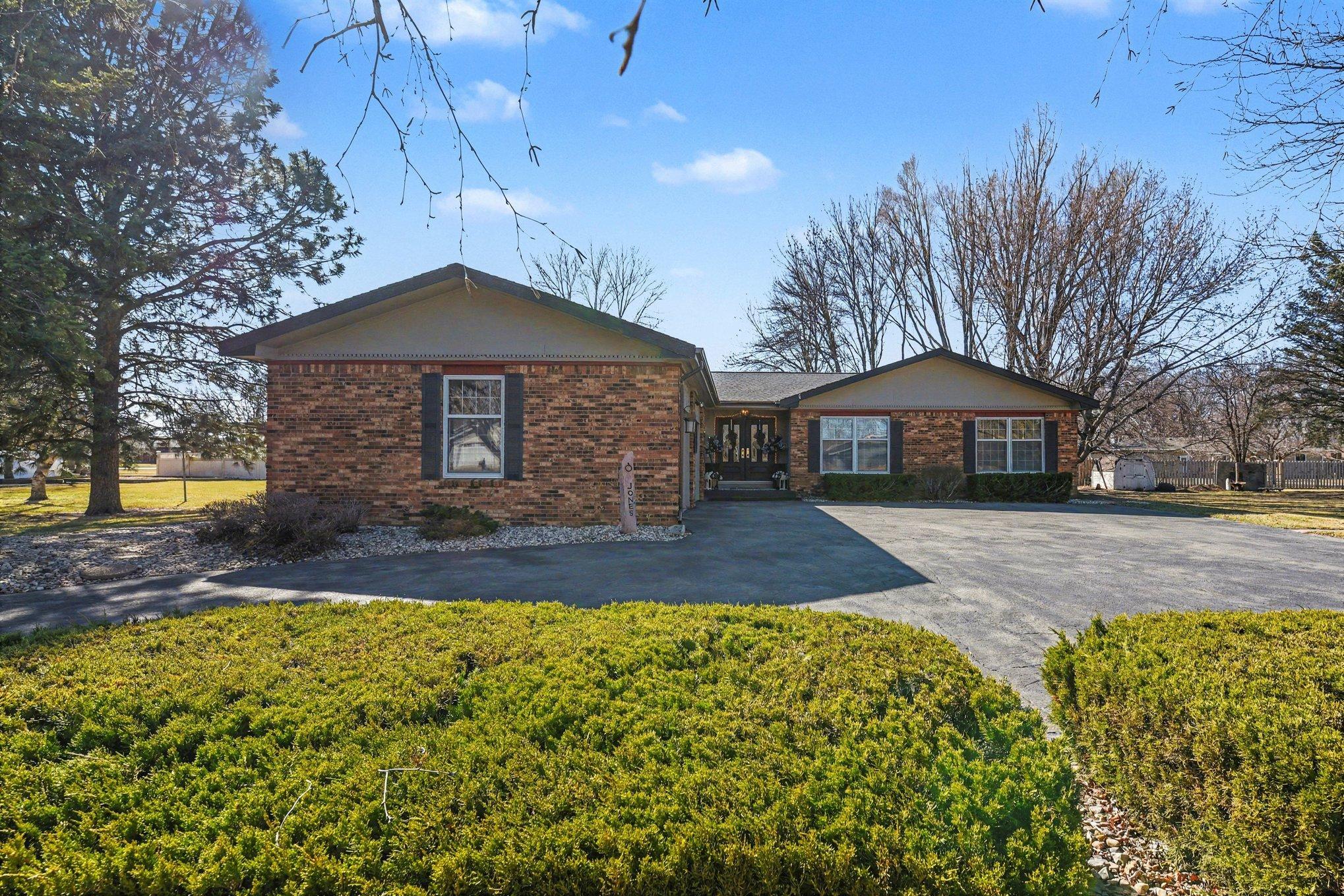 902 6th Avenue Southeast Pipestone, MN 56164 - Photo 37 of 43