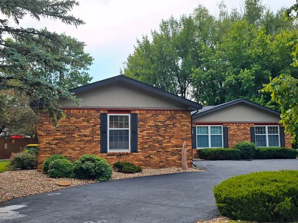 $389,500 | 902 6th Avenue Southeast, Pipestone, MN 56164