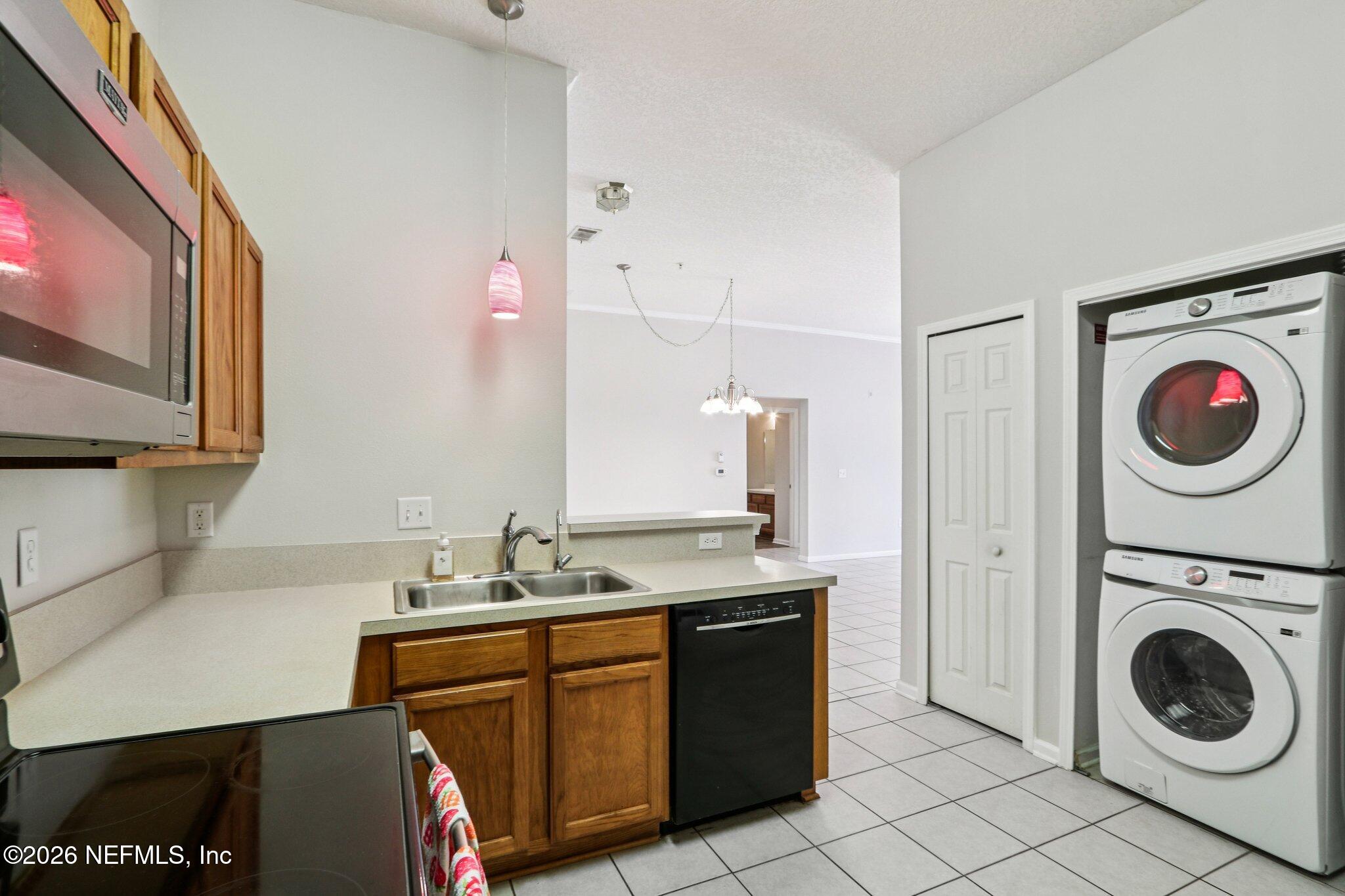 7920 Merrill Road, Unit 408 Jacksonville, FL 32277 - Photo 12 of 30 Kitchen