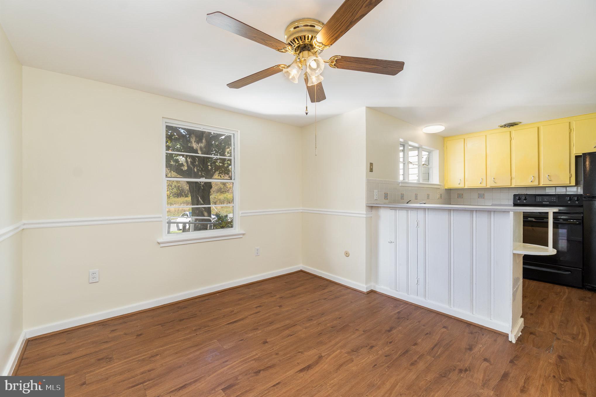 915 Colonial Road Harrisburg, PA 17112 - Photo 11 of 30 Dining Room