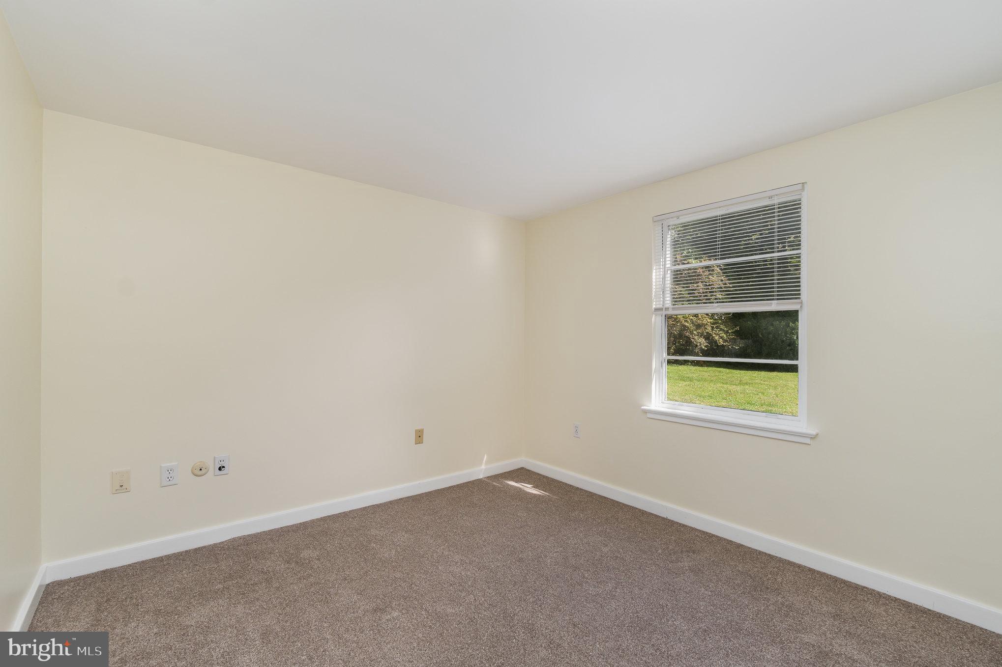 915 Colonial Road Harrisburg, PA 17112 - Photo 21 of 30 Bedroom 2