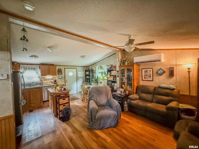 $85,000 | 325 East Webster Street, Herrin, IL 62948