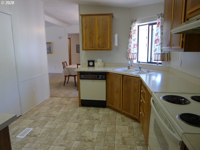 100 River Bend Road, Unit SP#25 Reedsport, OR 97467 - Photo 22 of 32