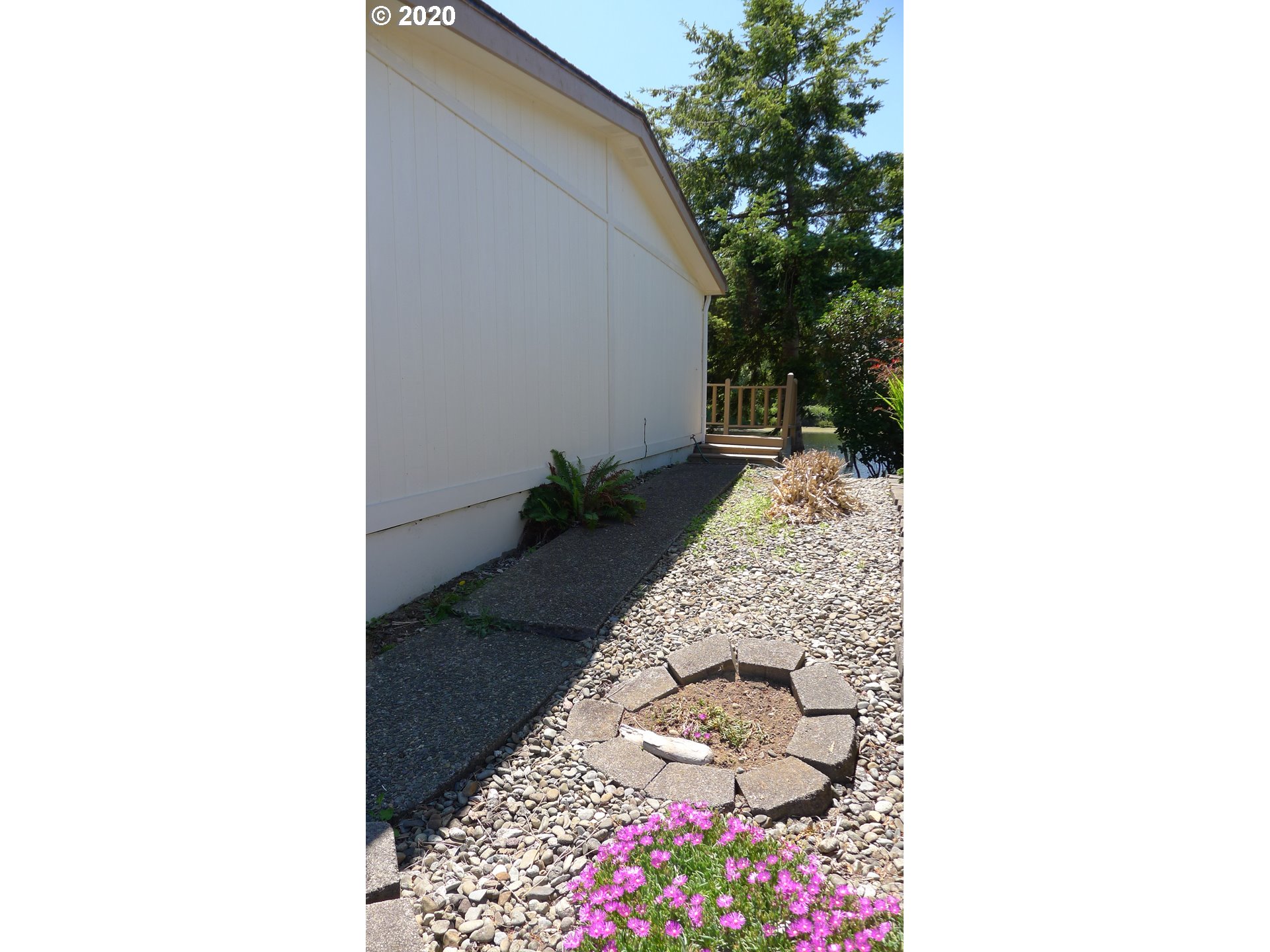 100 River Bend Road, Unit SP#25 Reedsport, OR 97467 - Photo 5 of 32