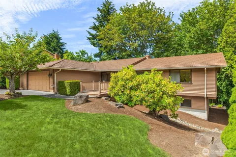 $1,575,000 | 14724 Southeast 49th Street, Bellevue, WA 98006