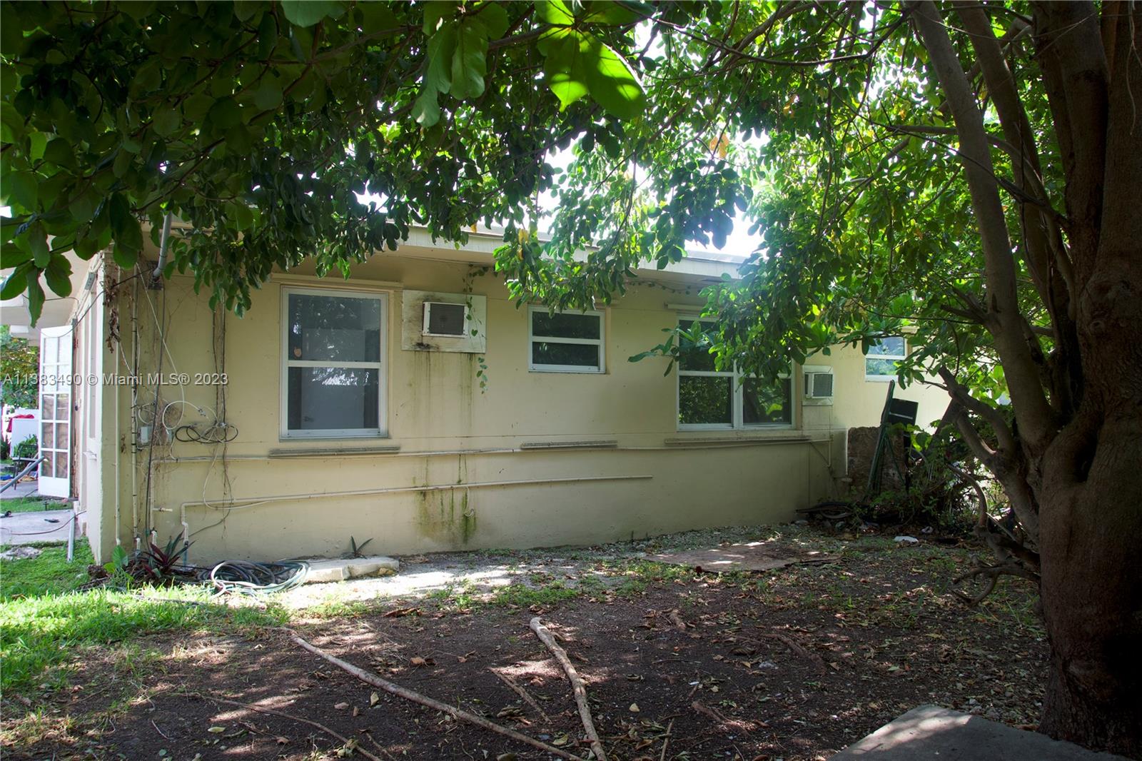 Goulds Miami, FL 33170 - Photo 6 of 10 a backyard of a house with lots of green space