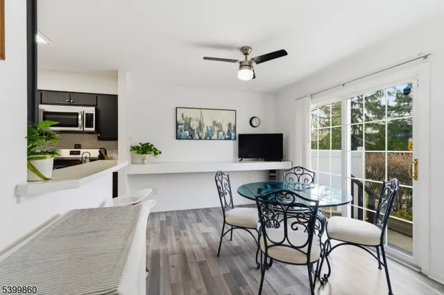 $365,000 | 14 Willow Circle, Hamburg, NJ 07419