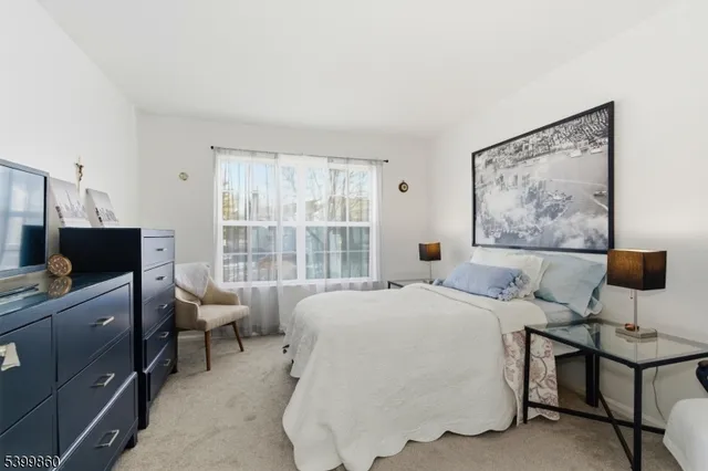 $365,000 | 14 Willow Circle, Hamburg, NJ 07419