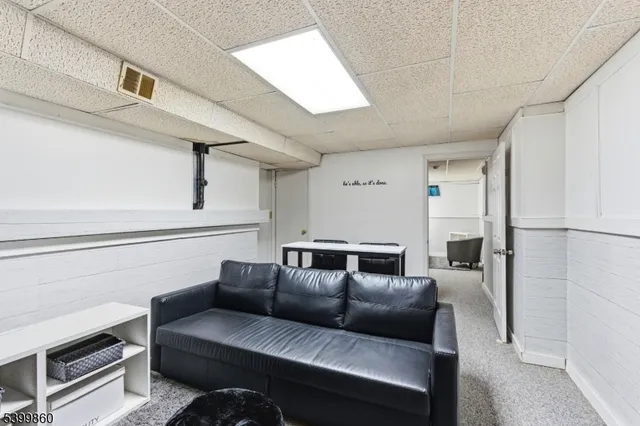 $365,000 | 14 Willow Circle, Hamburg, NJ 07419