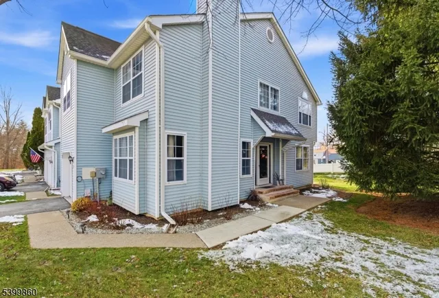 $365,000 | 14 Willow Circle, Hamburg, NJ 07419