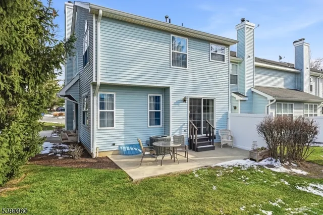 $365,000 | 14 Willow Circle, Hamburg, NJ 07419