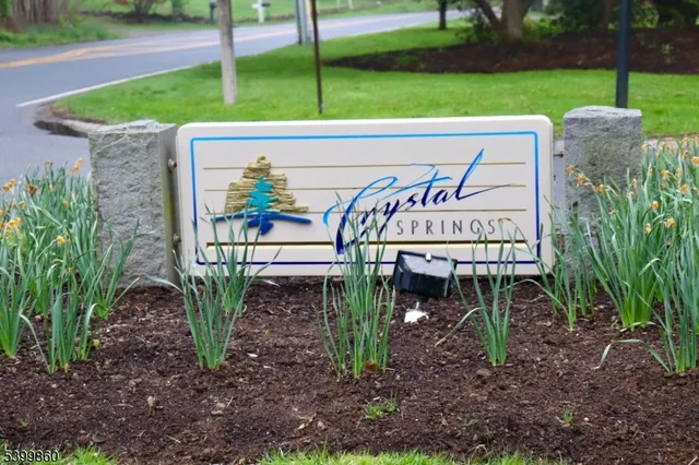 $365,000 | 14 Willow Circle, Hamburg, NJ 07419