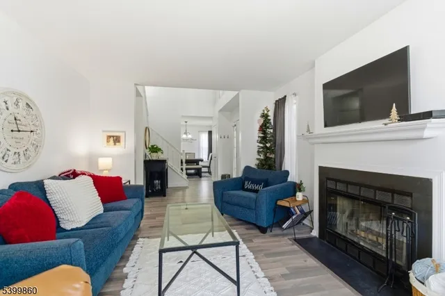 $365,000 | 14 Willow Circle, Hamburg, NJ 07419