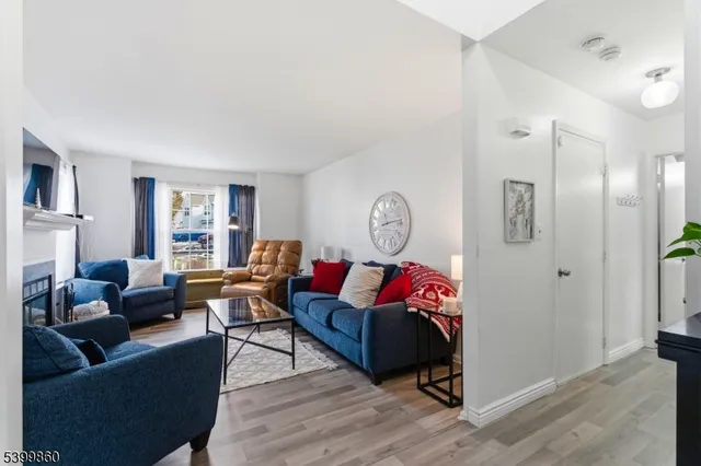 $365,000 | 14 Willow Circle, Hamburg, NJ 07419