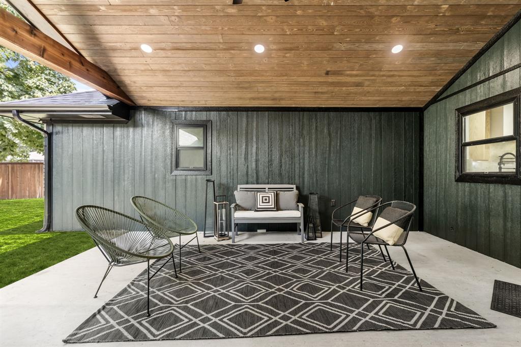 1112 Chesterton Drive Richardson, TX 75080 - Photo 27 of 31 a outdoor space with patio furniture and potted plants