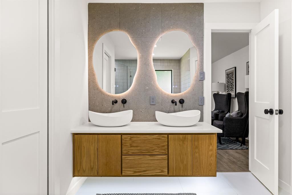 1112 Chesterton Drive Richardson, TX 75080 - Photo 7 of 31 a view of living room