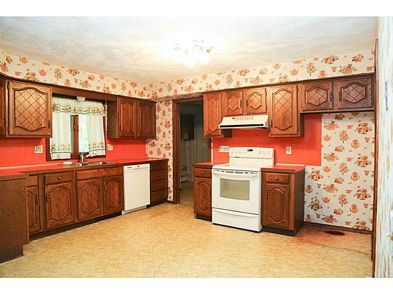 23 Latham Farm Road Smithfield, RI 02917 - Photo 6 of 25 Kitchen.