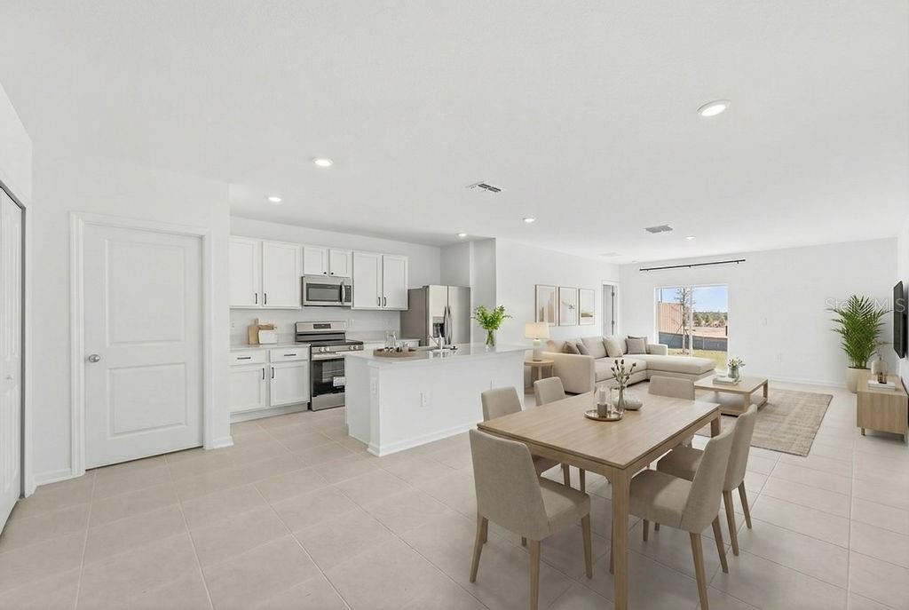 2182 Lasso Loop Eagle Lake, FL 33839 - Photo 3 of 47