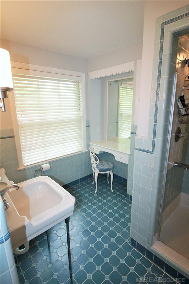 1137 Audubon Road Grosse Pointe, MI 48230 - Photo 38 of 69 50016968-37.JPG