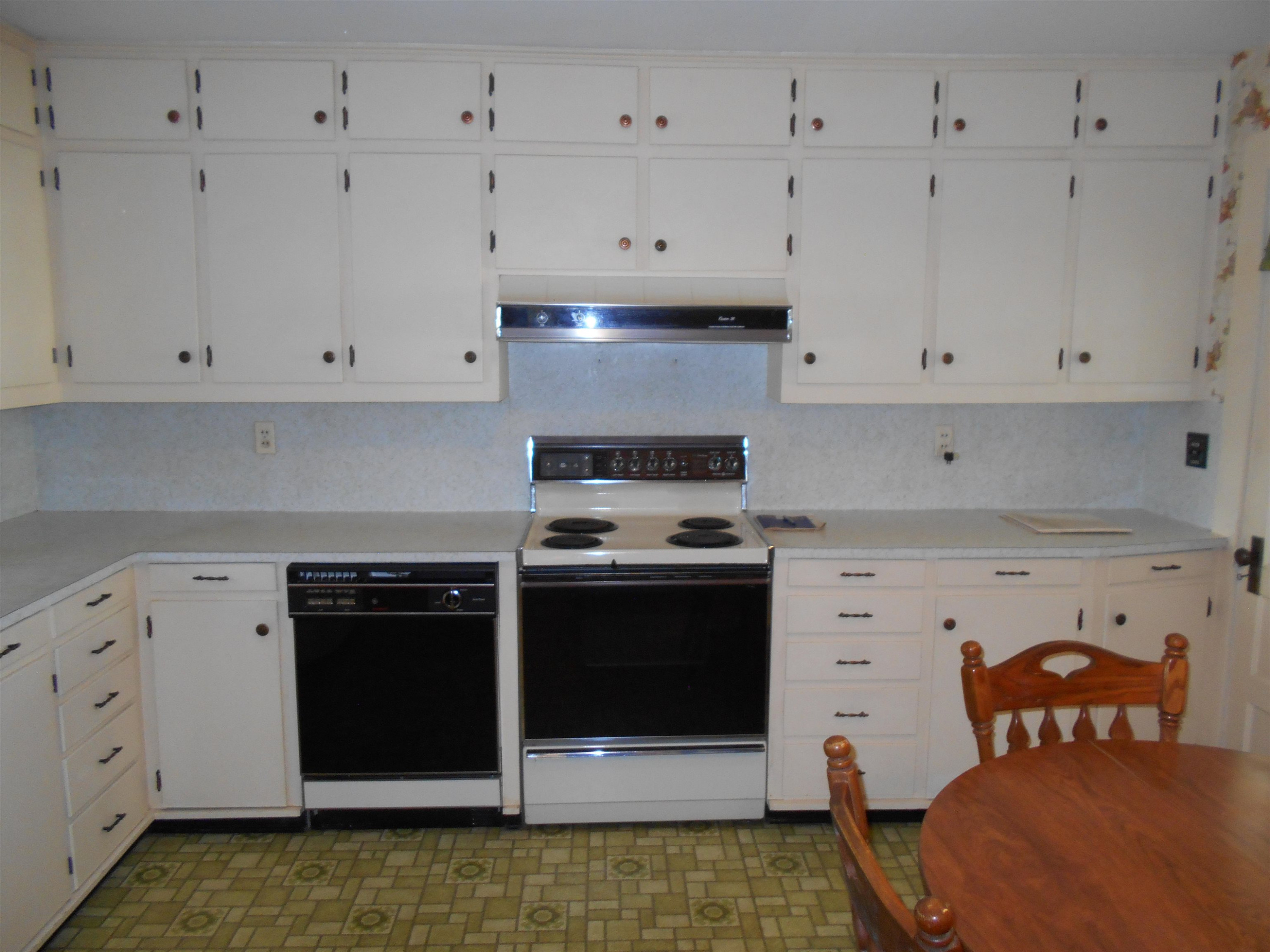 528 Leasburg Road Roxboro, NC 27573 - Photo 13 of 17 Kitchen