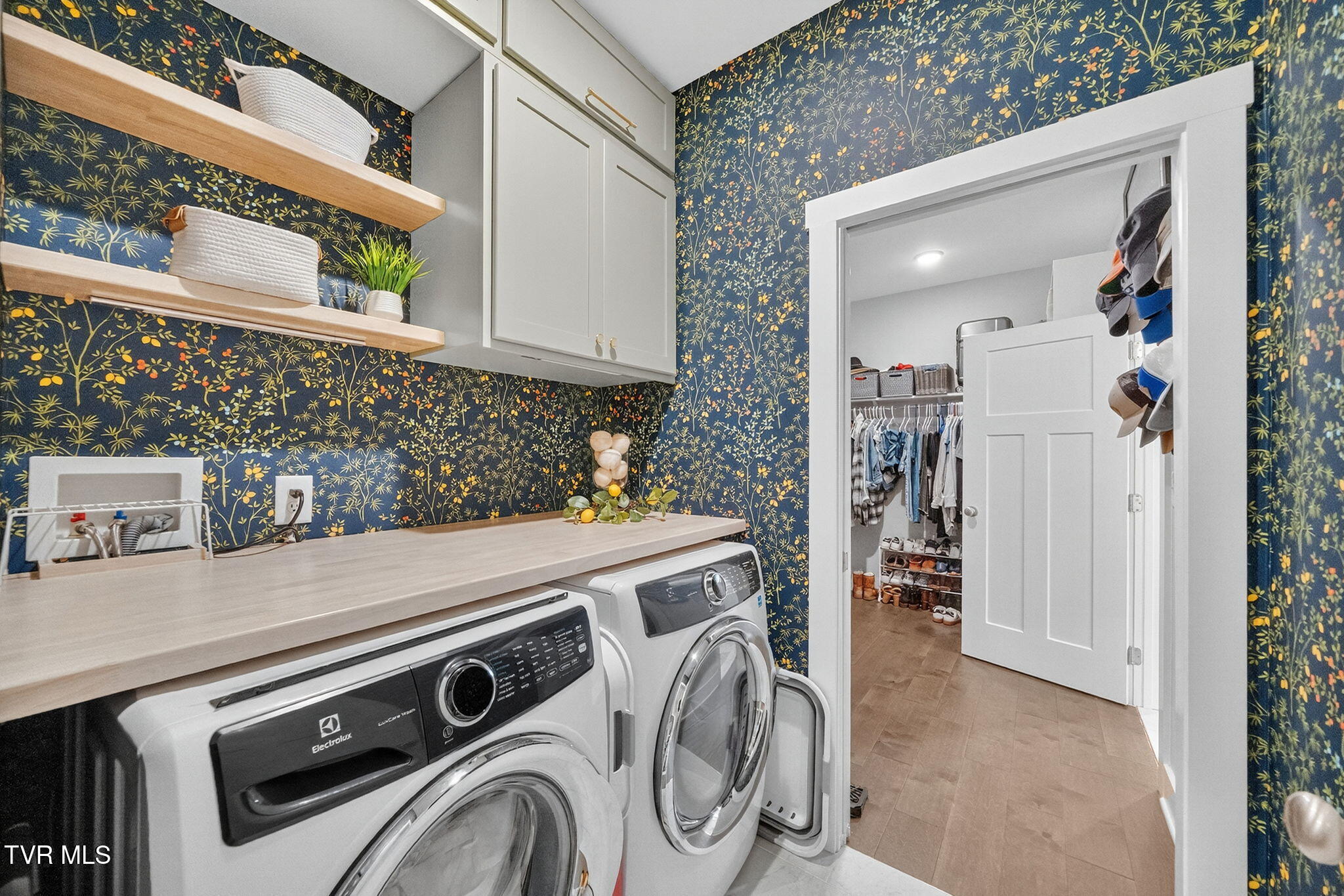 118 Gunners Way Gray, TN 37615 - Photo 26 of 33 Laundry Room