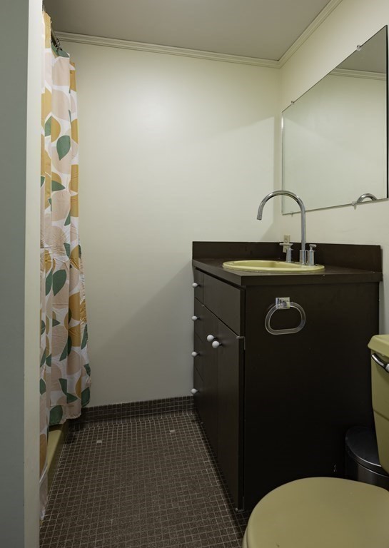 640 Kennedy Road Northampton, MA 01053 - Photo 41 of 42 a bathroom with a sink toilet and shower