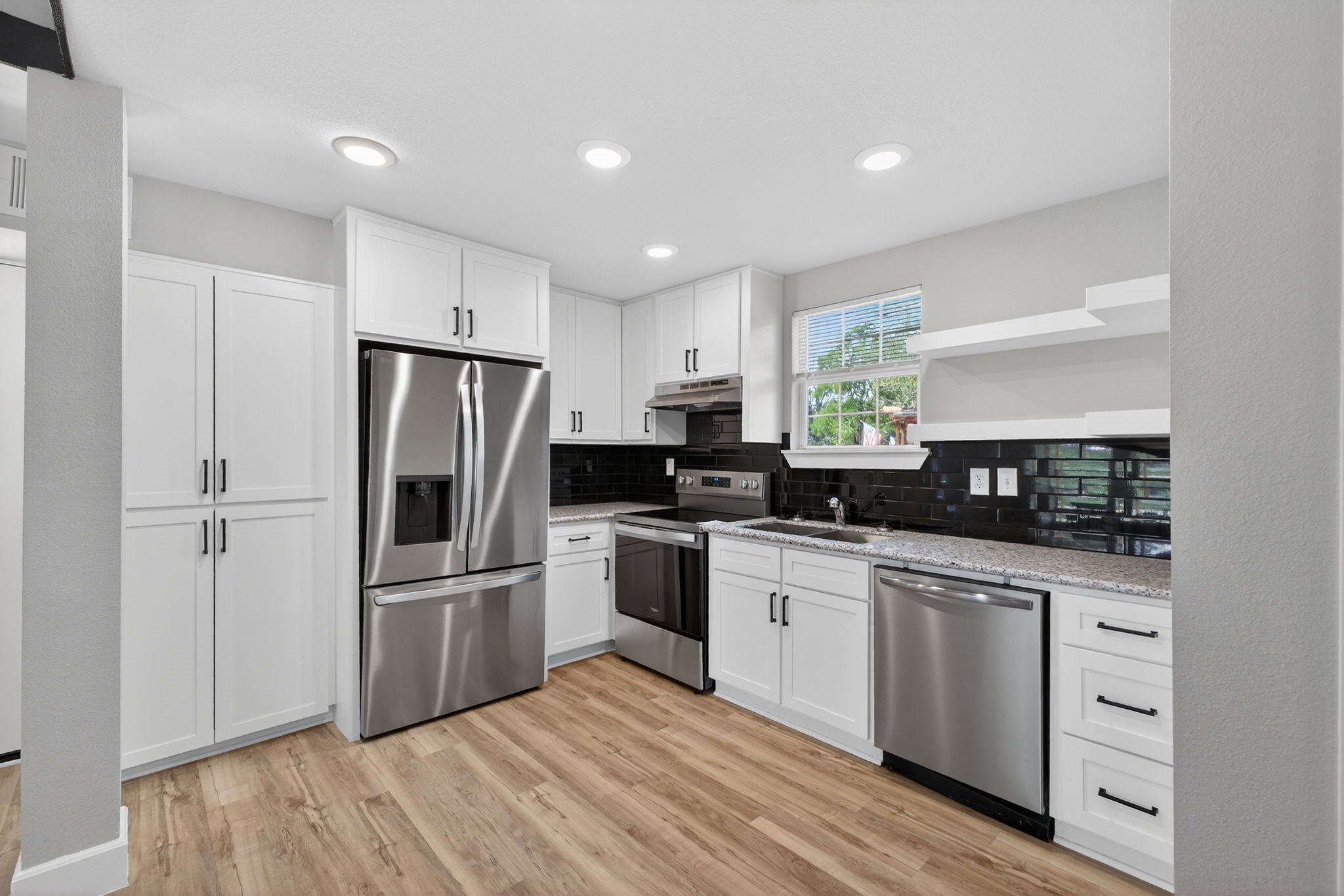 314 Short Street Somerville, TX 77879 - Photo 6 of 23