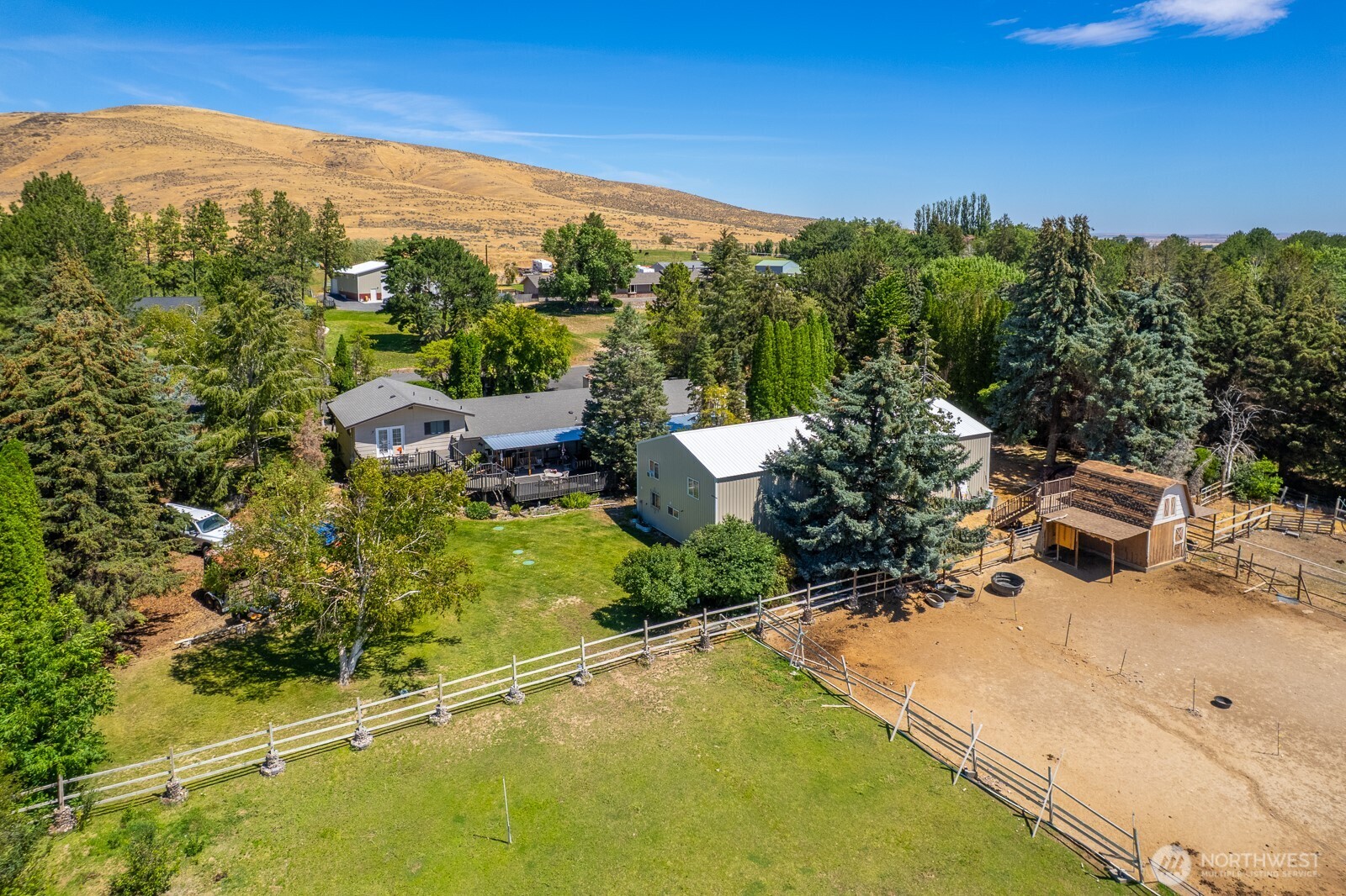 5255 Painted Hills Road Ephrata, WA 98823 - Photo 9 of 32