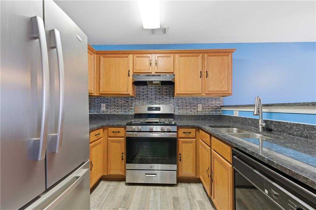 30 Crestfield Circle Covington, GA 30016 - Photo 10 of 31