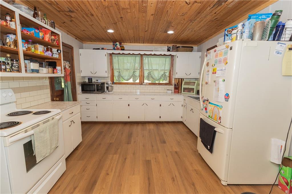 2039 26000 Road Parsons, KS 67357 - Photo 11 of 47