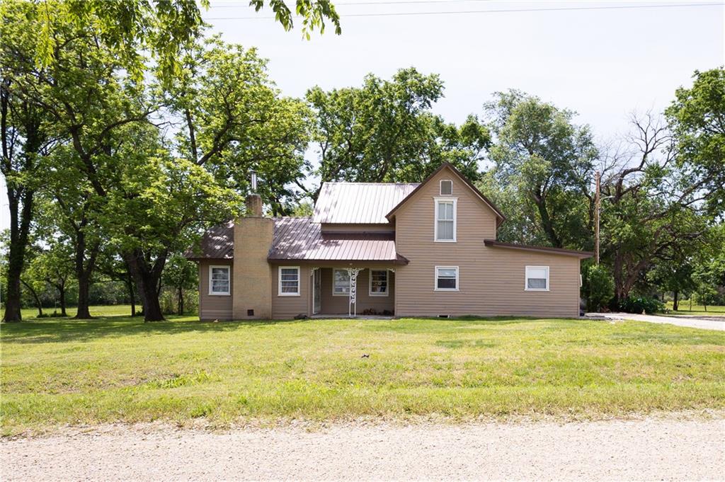 2039 26000 Road Parsons, KS 67357 - Photo 3 of 47